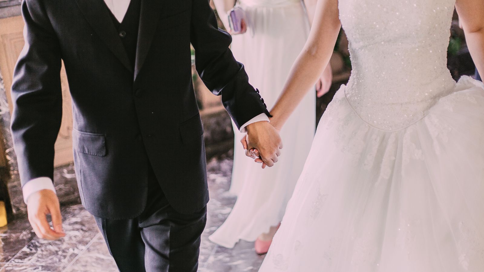 Wedding Guest Outfits for Men in 2023